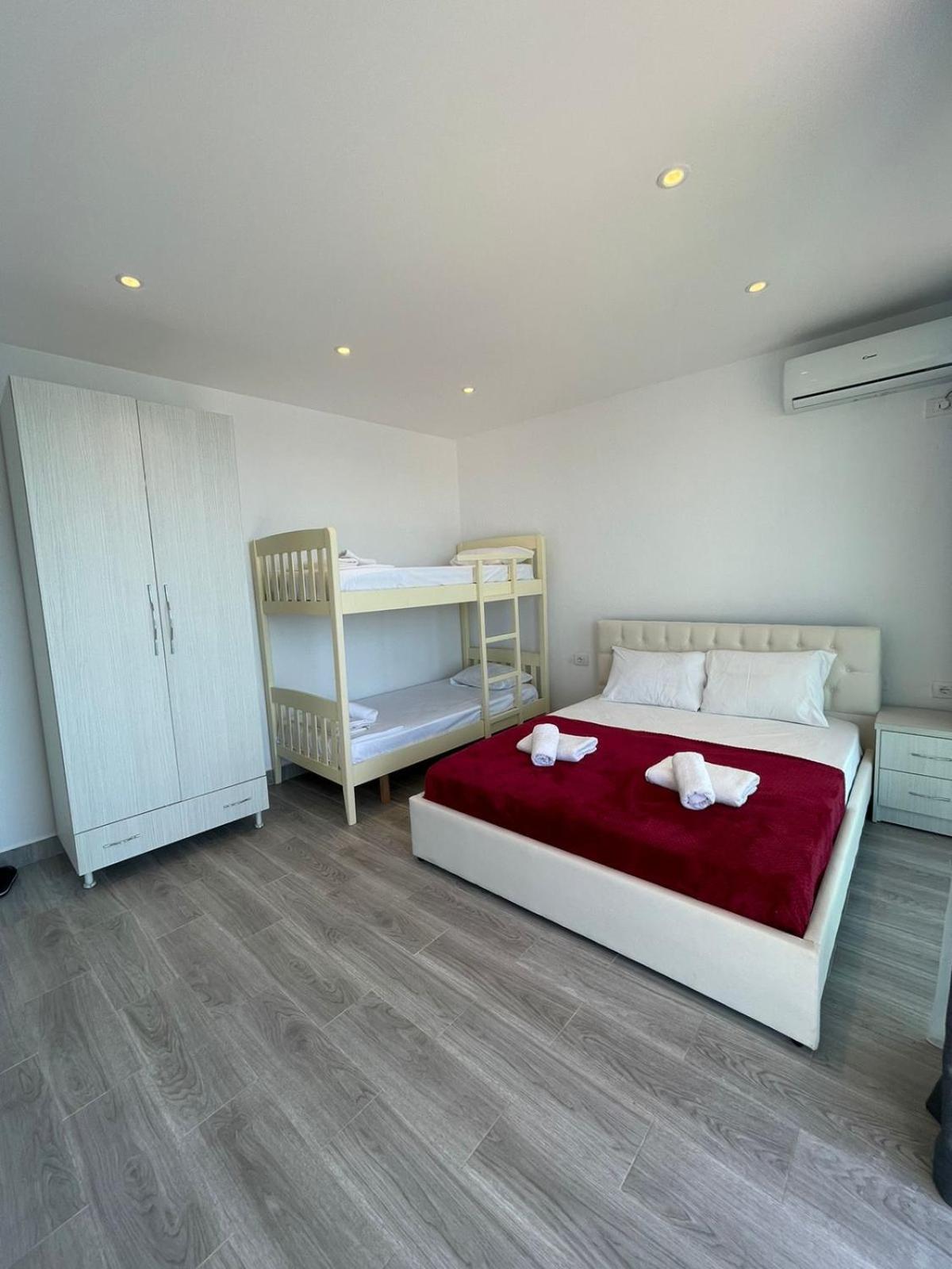 Panorama Sea View Apartments Vlorë Buitenkant foto